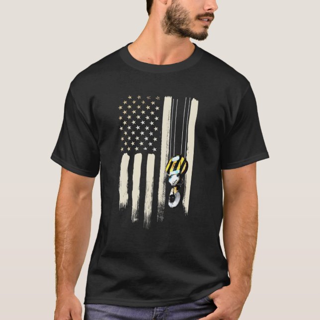 Der Kranbetreiber übergibt die patriotische amerik T-Shirt (Vorderseite)