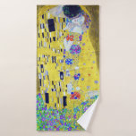 Der Kuss, Gustav Klimt Badehandtuch<br><div class="desc">Gustav Klimt (14. Juli 1862 - 6. Februar 1918) war ein österreichischer symbolischer Maler und einer der prominentesten Mitglieder der Wiener Sezessionsbewegung. Klimt ist bekannt für seine Gemälde, Wandmalereien, Skizzen und andere Kunstgegenstände. Neben seinen figurativen Werken, die Allegorien und Portraits enthalten, malte er Landschaften. Unter den Künstlern der Wiener Sezession...</div>