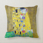 Der Kuss, Gustav Klimt Kissen<br><div class="desc">Gustav Klimt (14. Juli 1862 - 6. Februar 1918) war ein österreichischer symbolischer Maler und einer der prominentesten Mitglieder der Wiener Sezessionsbewegung. Klimt ist bekannt für seine Gemälde, Wandmalereien, Skizzen und andere Kunstgegenstände. Neben seinen figurativen Werken, die Allegorien und Portraits enthalten, malte er Landschaften. Unter den Künstlern der Wiener Sezession...</div>