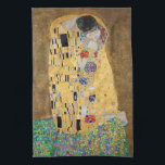 Der Kuss von Gustav Klimt Geschirrtuch<br><div class="desc">Der Kuss von Gustav Klimt Der Kuss ist ein Ölgemälde mit Goldblatt, Silber und Platin vom österreichischen Symbolik-Maler Gustav Klimt. Es wurde irgendwann in den Jahren 1907 und 1908 gemalt, auf dem Höhepunkt dessen, was Gelehrte seine "Goldene Periode" nennen. Mit schimmernden Goldtönen, stilisierten Formen und sentimentaler Ikonographie verzaubert der Kiss...</div>