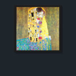Der Kuss von Gustav Klimt, Vintager Jugendstil Leinwanddruck<br><div class="desc">Der Kuss (Der Kuss) (1907/08) von Gustav Klimt ist wahrscheinlich sein berühmtestes Werk. Klimt begann seine Arbeit im Jahre 1907 und ist der Höhepunkt seiner so genannten Goldenen Periode. Der Kiss ist ein Vintages Viktorianisches Era-Symbolismus, das eine Liebe und Romantik mit einem romantischen Paar in verschiedenen Goldtönen, Symbolen und Mustern...</div>