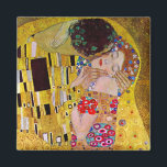 Der Kuss von Gustav Klimt, Vintager Jugendstil Magnet<br><div class="desc">Das ultimative Gemälde der Liebe, ein wunderschönes Design zum Valentinstag! Der Kuss (Detail) (1907-1908) von Gustav Klimt ist ein Vintager Viktorianischer Epos-Symbolismus feine Kunst-Liebe und Romantik-Gemälde mit einem romantischen Paar in verschiedenen Goldtönen, Mustern und Symbolen, die einen Kuss vor einem Bronzestand teilen. Über den Künstler: Gustav Klimt (1862-1918) war ein...</div>