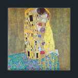 Der Kuss von Gustav Klimt, Vintager Jugendstil Magnet<br><div class="desc">Der Kuss (Der Kuss) (1907/08) von Gustav Klimt ist wahrscheinlich sein berühmtestes Werk. Klimt begann seine Arbeit im Jahre 1907 und ist der Höhepunkt seiner so genannten Goldenen Periode. Der Kuss ist ein Vintages Viktorianisches Era Symbolismus feine Kunst-Liebe und Romantik-Malerei mit einem romantischen Paar in verschiedenen Goldtönen, Symbolen und Mustern,...</div>