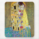 Der Kuss von Gustav Klimt, Vintager Jugendstil Mousepad<br><div class="desc">Der Kuss (Der Kuss) (1907/08) von Gustav Klimt ist wahrscheinlich sein berühmtestes Werk. Klimt begann seine Arbeit im Jahre 1907 und ist der Höhepunkt seiner so genannten Goldenen Periode. Der Kiss ist ein Vintages Viktorianisches Era-Symbolismus, das eine Liebe und Romantik mit einem romantischen Paar in verschiedenen Goldtönen, Symbolen und Mustern...</div>