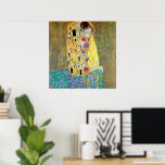 Der Kuss von Gustav Klimt, Vintager Jugendstil Poster<br><div class="desc">Der Kuss (Der Kuss) (1907/08) von Gustav Klimt ist wahrscheinlich sein berühmtestes Werk. Klimt begann seine Arbeit im Jahre 1907 und ist der Höhepunkt seiner so genannten Goldenen Periode. Der Kiss ist ein Vintages Viktorianisches Era-Symbolismus, das eine Liebe und Romantik mit einem romantischen Paar in verschiedenen Goldtönen, Symbolen und Mustern...</div>