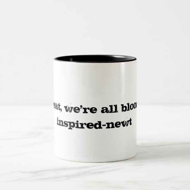 der Labyrinth-Läufer:newblutig inspiriert Zweifarbige Tasse (Mittel)
