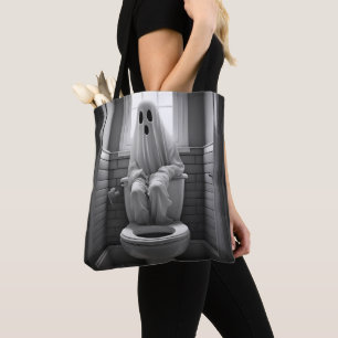 Der lustige Geist sitzt auf der Toilette Tasche