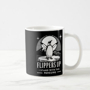 Der lustige Pinguin zieht mich hoch und steht mit Kaffeetasse