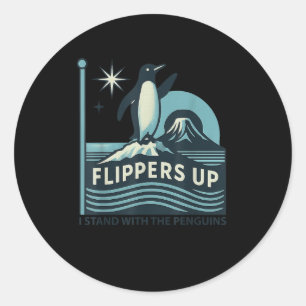 Der lustige Pinguin zieht mich hoch und steht mit  Runder Aufkleber