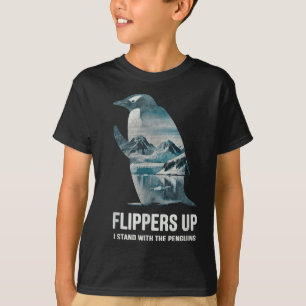 Der lustige Pinguin zieht mich hoch und steht mit T-Shirt