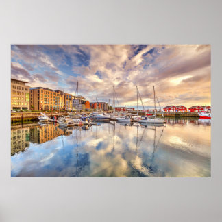 Der malerische Hafen von Bodo, Norwegen Poster