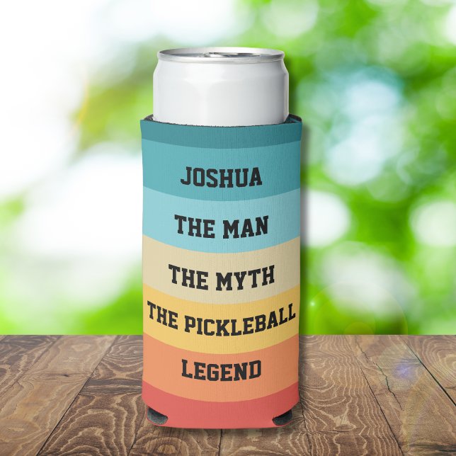Der Mann, Mythos, Pickleball lehnen Personalisiert Selters Dosenkühler (All text is editable, change any line to personalize for Your Legend)