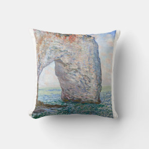 Der Manneporte bei Etretat von Claude Monet Kissen