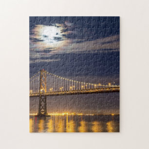 Der Moonrise heute Abend über der Bucht-Brücke