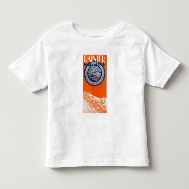 Der Mount- Rainierplakat - Sledding Kleinkind T-shirt (Vorderseite)