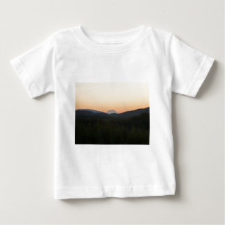 Der Mount- Rainiersonnenaufgang Baby T-shirt