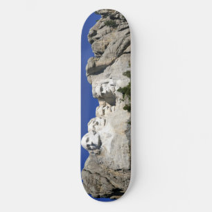 Der Mount Rushmore Skateboard