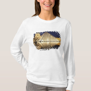 Der nächtliche Ausblick auf die gläserne Pyramid T-Shirt