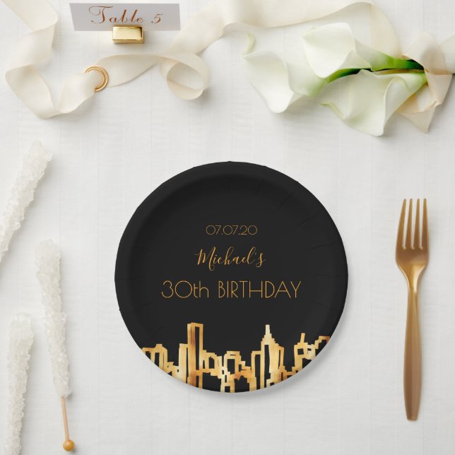 Der Name "Birthday Party Black Gold City Skyline" Pappteller (Hochzeit)