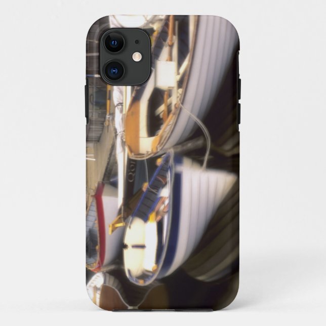 Der Nebel umgibt vier Boote, die angedockt sind. Case-Mate iPhone Hülle (Rückseite)