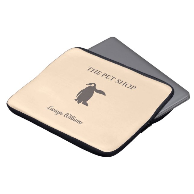 Der niedliche Pinguin der Heimtierwerkerei Laptopschutzhülle (Vorne Oben)