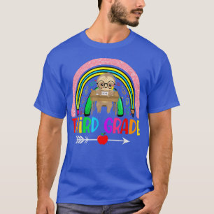 Der Niedliche Regenbogen der dritten Klasse geht z T-Shirt