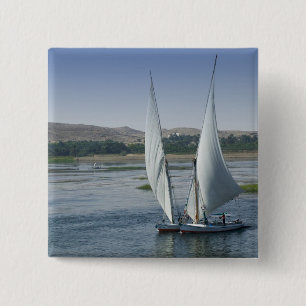 Der Nil und Segelboote, die als Button