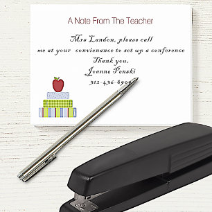 Der Notizblock des Schulbuch-Stapel-Lehrers