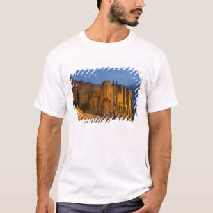 Der Papstpalast in Avignon bei Sonnenuntergang. ge T-Shirt