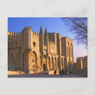 Der Papstpalast in Avignon mit Menschen Postkarte