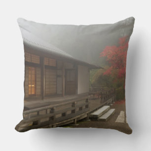 Der Pavillon im Portland Japanese Garden Kissen