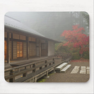 Der Pavillon im Portland Japanese Garden Mousepad