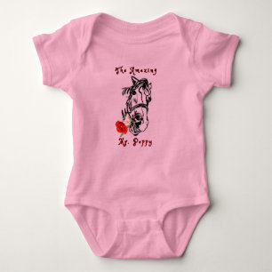 der phantastische Poppy Baby Strampler