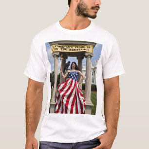 Der Platz einer Frau ist im Widerstand T-Shirt