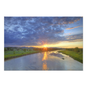 Der Powder River fängt das letzte Licht in Custer Fotodruck