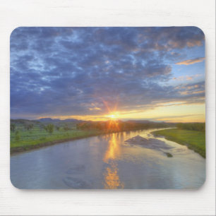 Der Powder River fängt das letzte Licht in Custer Mousepad