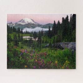 Der Rainier mit den Wildblumen und dem See
