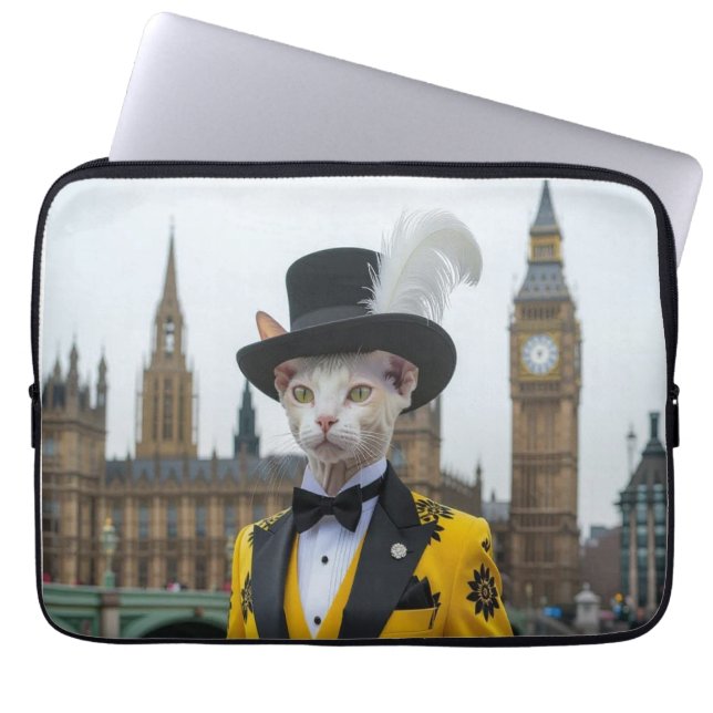 Der Regal Sphynx in seinem verblüffenden Anzug im  Laptopschutzhülle (Vorderseite)