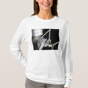 Der Roboterarm des japanischen Experiments Modu 2 T-Shirt