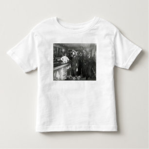Der Saal-Bar des seifigen Smiths Kleinkind T-shirt