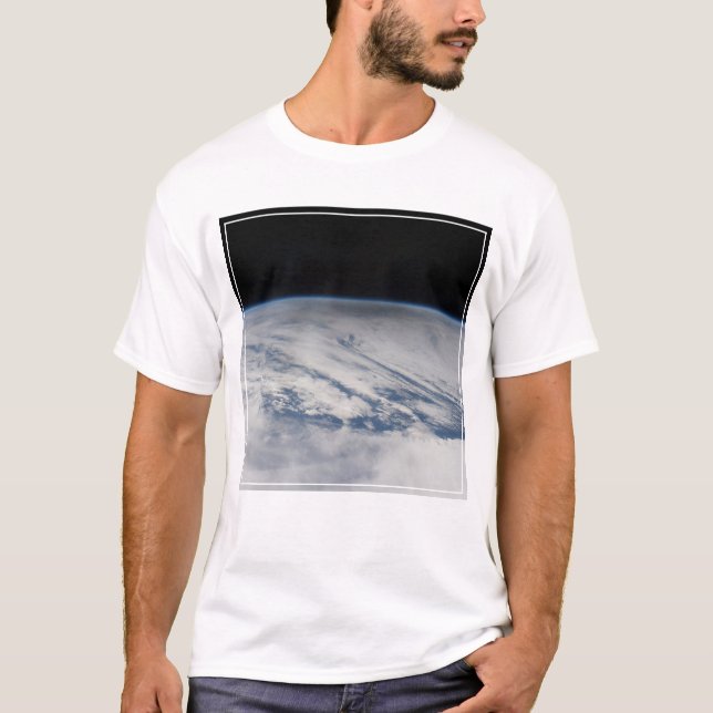 Der Schatten des Mondes, der auf dem Nordpazifik v T-Shirt (Vorderseite)