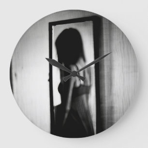 Der Schatten jenseits des Spiegels Große Wanduhr