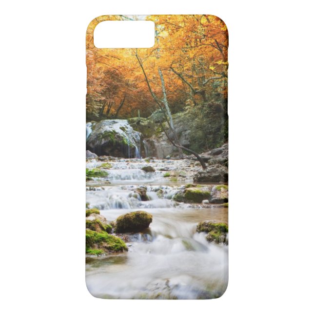 Der schöne Wasserfall im Wald, Herbst Case-Mate iPhone Hülle (Rückseite)