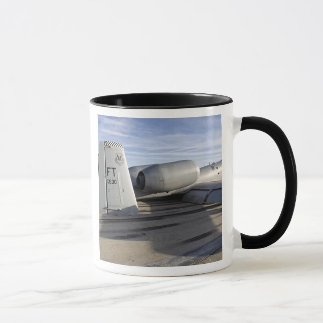 Der Schwanz eines A-10-Thunderbolls II Tasse (Rechts)