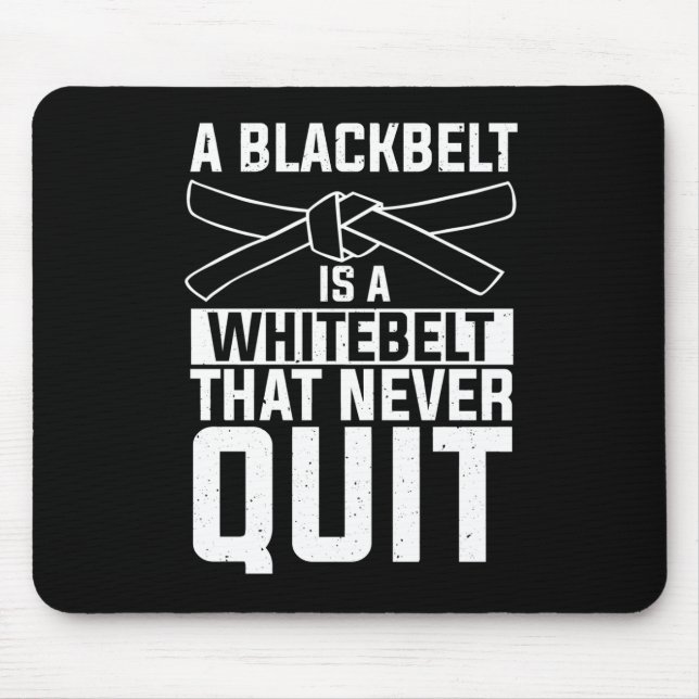Der schwarze Gürtel ist ein Weiß, das den MIXED MA Mousepad (Vorne)