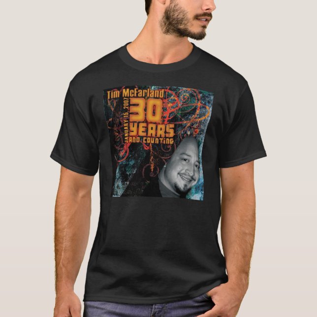 Der schwarze T - Shirt der Männer (Vorderseite)