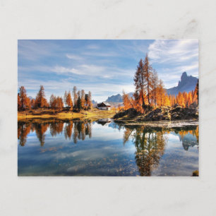 Der See im Dołomiti-Gebirge Postkarte