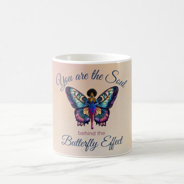 Der seelenvolle Schmetterlingseffekt (Bild) Kaffeetasse (Mittel)