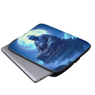 Der Segen des Mondes über der himmlischen Statue Laptopschutzhülle