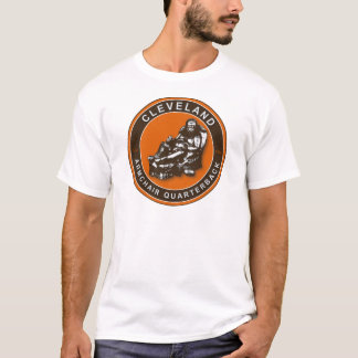 Der Sessel QB Cleveland Football T - Shirt